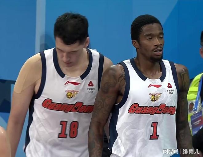 留下奎因！杜鋒曝廣東男籃外援調(diào)整計劃，薩林杰也不會離隊！