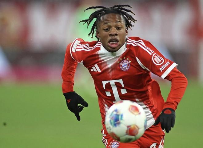 賽季報(bào)銷，德天空：拜仁小將威茲德姆-邁克髖部肌腱傷勢(shì)嚴(yán)重