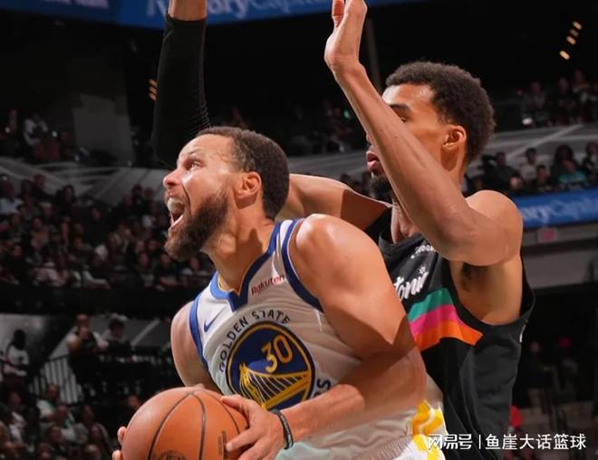 勇士125-120马刺！巴特勒两点成关键，库里赛后一番话证明两事实