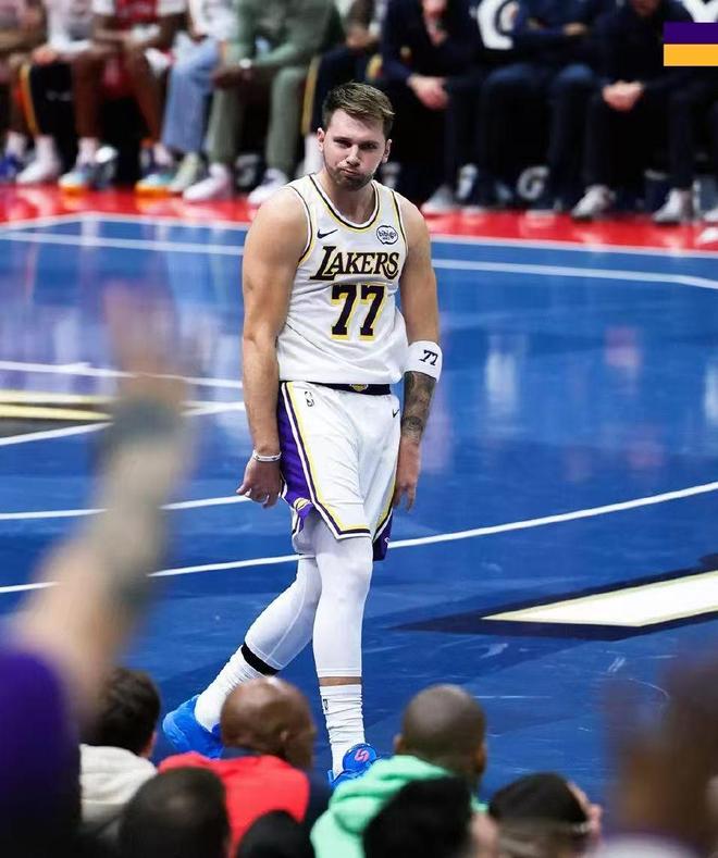 NBA得分榜大乱！5人得分30+，库里升第7，杜兰特19，4人抢得分王