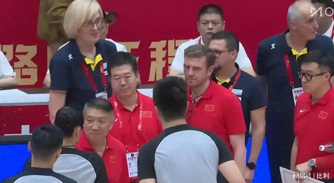 入選女籃國家隊？李夢第1時間回應(yīng)宮魯鳴：連用感謝疑似謝幕告別