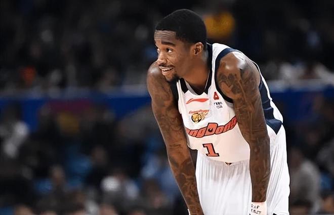 勝廣州采訪！朱芳雨大贊奎因薩姆納，認(rèn)可王洪澤與陳家政能力！