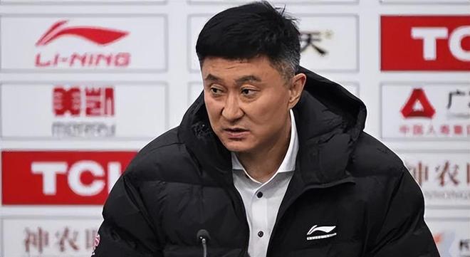 勝廣州采訪！杜鋒與薩林杰強調(diào)防守磨合，提薩姆納等新援融入！