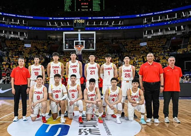 中国男篮的2025年！大胜日本42分，亚洲杯1分惜败，世预赛2输韩国