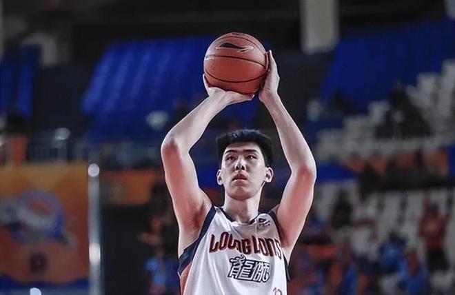 徐昕对山西杀疯！碾压刘传兴展联盟顶级护框，场均盖帽位居榜首！