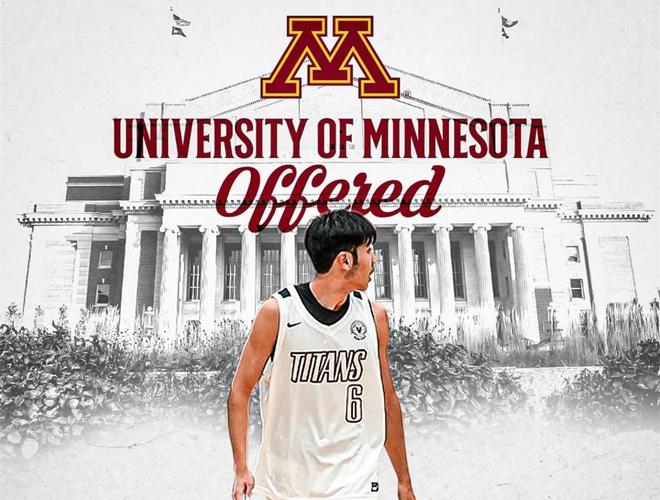 轰25+4！中国男篮18岁2米03新星留美闪耀：获13所名校邀约去哪？