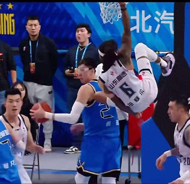 不是杰曼，不是陈盈俊！北京输球许指导表扬一人：他打得不错！