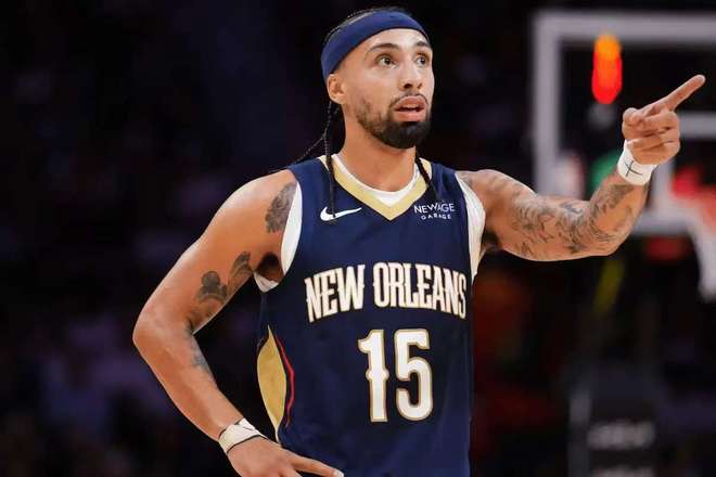 8分钟命中7记三分化身克莱，库明加丢首发不冤