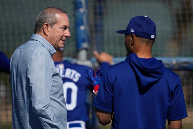 湖人新管理层就位！魔术师彻底退居幕后，不再插手球队日常事务