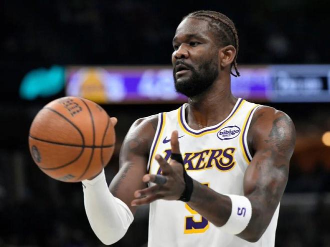 湖人跟隊：艾頓膝蓋挫傷本場比賽不會回歸