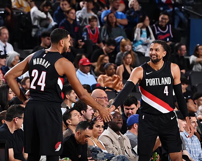 面對快船打出攻守兼?zhèn)涞谋憩F(xiàn)，開拓者側(cè)翼大閘的能力被嚴(yán)重低估了