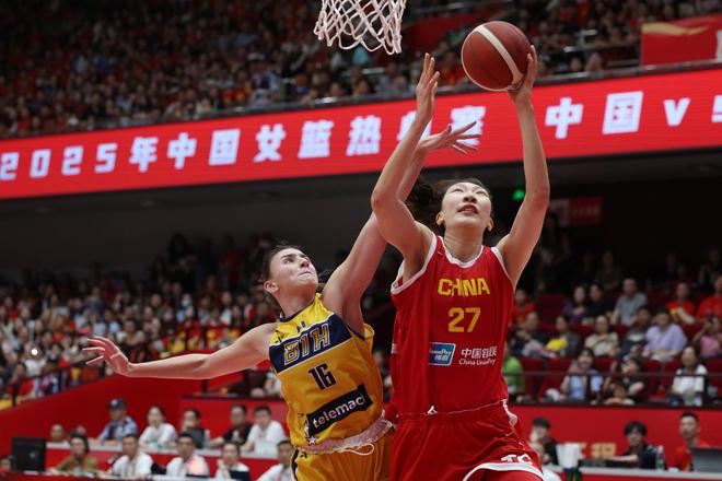 图集|中国女篮热身赛124：57大胜波黑，张子宇得到16分