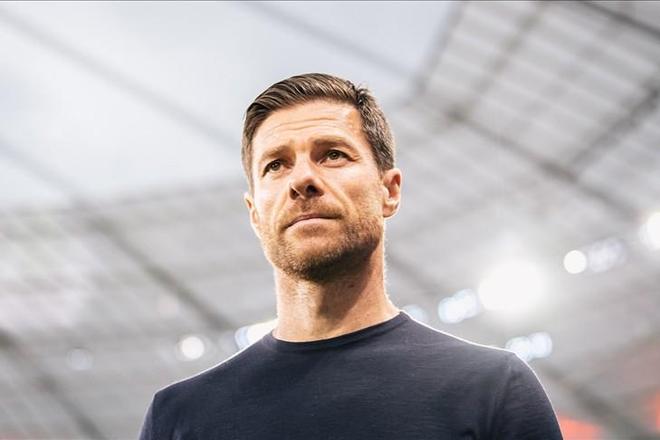 皇马不会前往安菲尔德踩场,阿隆索:这样不会被200台摄像机包围