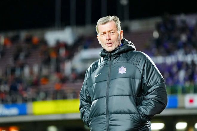 韓鵬無(wú)緣轉(zhuǎn)正？泰山報(bào)價(jià)60歲德國(guó)名帥！曾率廣島兩奪日本杯賽冠軍