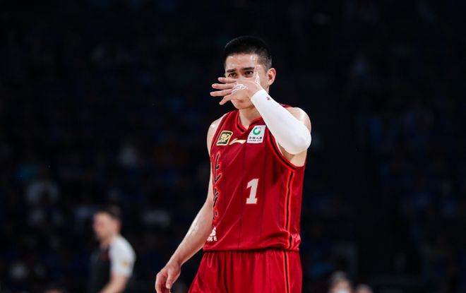 北京男篮遭遇伤病侵袭：陈盈骏鼻骨骨折 或效仿孙铭徽戴面具