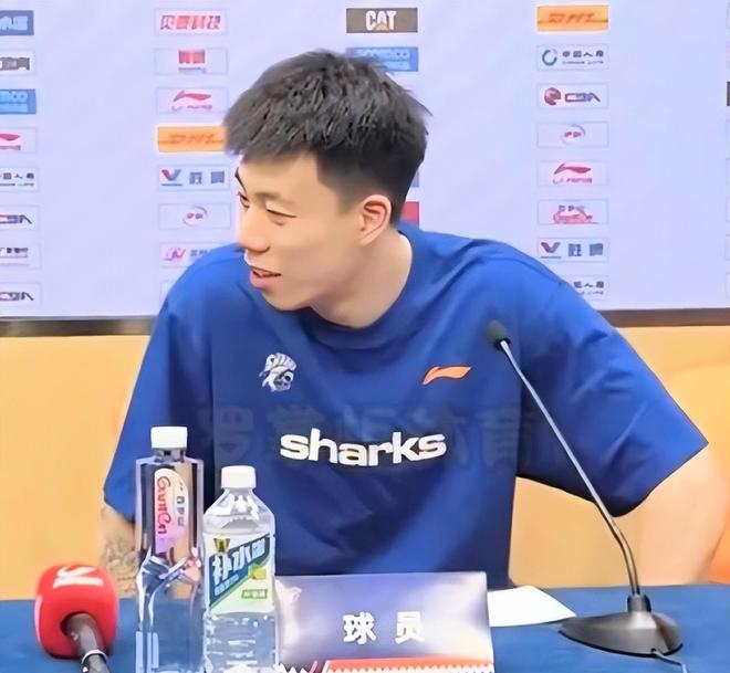 卢伟不地道！带0分球员参加发布会，结果被撵走了，理由是没资格...