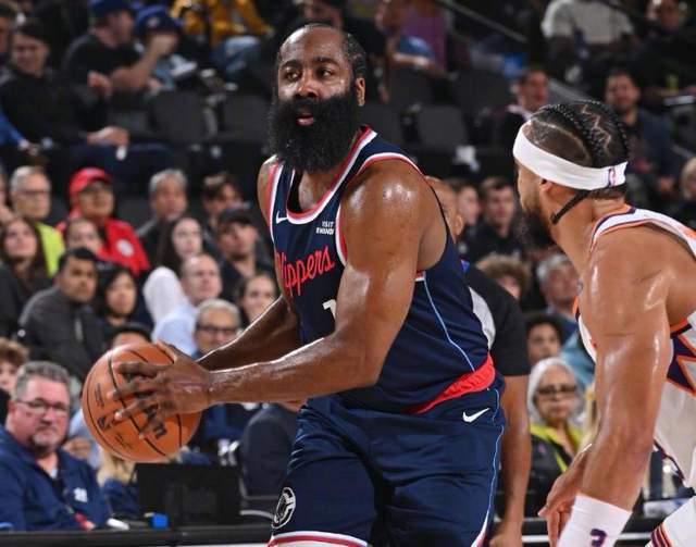 6分2助还能赢!加盟快船真好,比尔赛后感谢哈登,他终于有控卫了