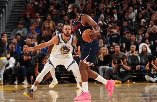 NBA兩大老頭隊巔峰對決,勇士大勝快船,哈登又成背景板!