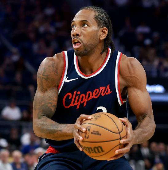 正負值-29倒數(shù)第一！萊昂納德17中7得到18分5籃板