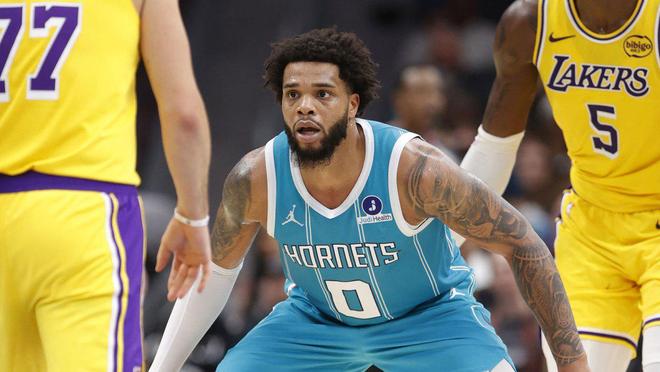 输不起，湖人队击败黄蜂队后，布里奇斯抱怨裁判偏袒湖人队...