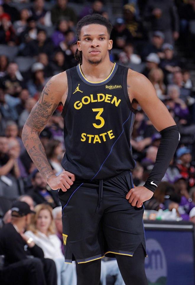 56号秀的春天,勇士后卫威尔-理查德15中10砍30分7板3助1断