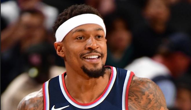 船記：比爾缺席兩場后復(fù)出，今天對陣鵜鶘將首發(fā)出戰(zhàn)