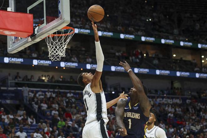 一人狂送9帽,文班擒锡安又破纪录!马刺队开季2连胜喜迎3大利好