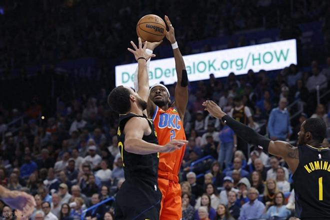 冷門(mén)炸鍋，勇士24分慘敗雷霆，庫(kù)里首遭惡意犯規(guī)，勇士被逼入絕境