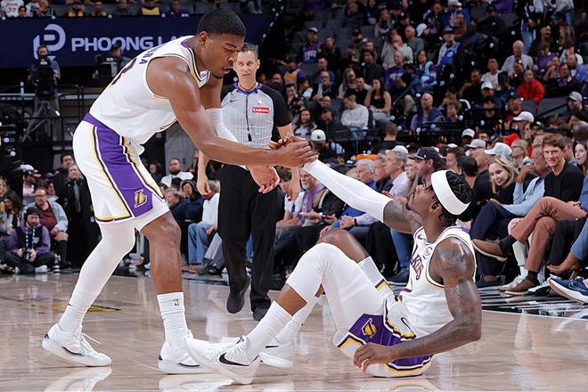 進(jìn)攻端的表現(xiàn)也有所起色，湖人鋒線大閘的表現(xiàn)確實(shí)是漸入佳境？