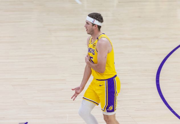 殘陣湖人14分完??！里夫斯41+5殺紅眼，楊瀚森出場時間創(chuàng)新高