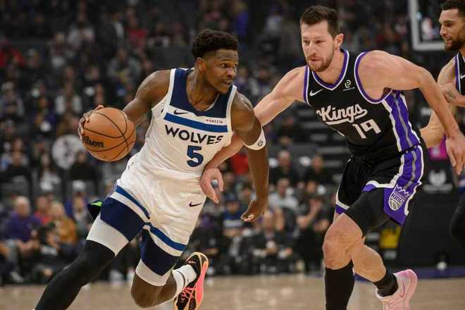 華子空砍賽季新高43+7！森林狼爆冷遭國王加時逆轉 威少7+6+7