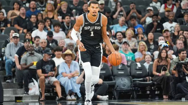 文班27+18+6创5大纪录仍无缘日最佳！他遇到创生涯新高的勇士旧将...