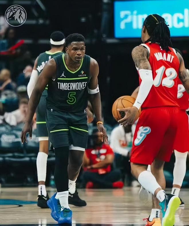 6分险胜，灰熊锤爆森林狼！华子满脸无奈，他们真的需要哈登...