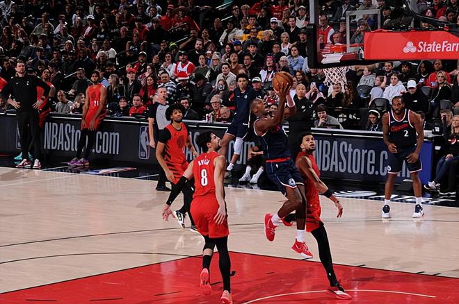 不仅防守强度突出，快船后场大闸在进攻端的贡献度也被低估了？...