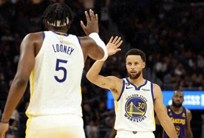 恭喜勇士，签约达成！又一神射手归位，库里有希望拿冠军了...