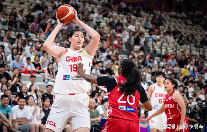 女籃51分大勝卻碰上麻煩？張子宇效率倒數(shù)第一：宮魯鳴真該反思了