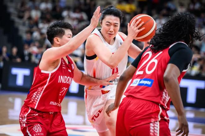 中國(guó)女籃大勝印尼51分！張子宇12分鐘砍13+4，宮魯鳴激活三大奇兵