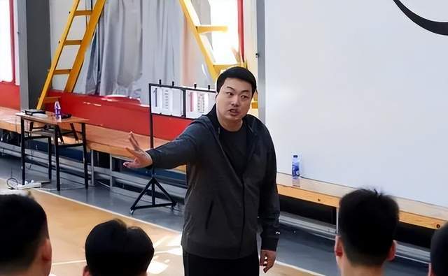 收藏!辽篮赛程出炉,刘相韬挂帅 仅报名11人 首秀打山东拼开门红