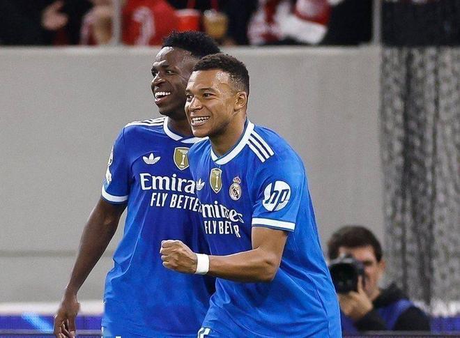 姆巴佩大四喜救主,6分42秒戴帽追平神迹!皇马4-3欧冠险胜