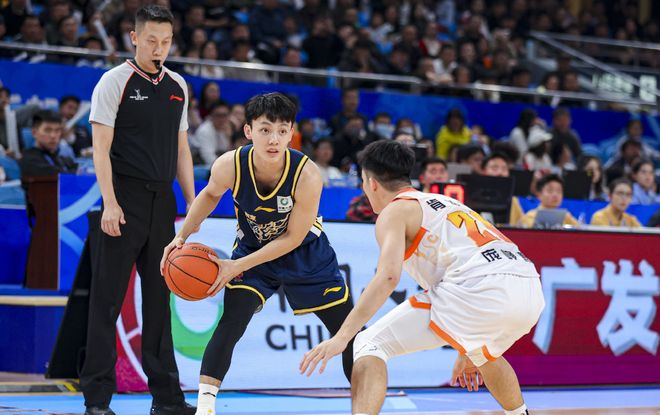 18歲小將一點(diǎn)就會(huì),26歲國(guó)手死豬不怕燙,辛酸的是教練還不得不用