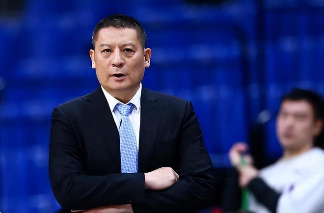 天津男篮深夜更换主教练,球迷一声叹息:换汤不换药,毫无意义