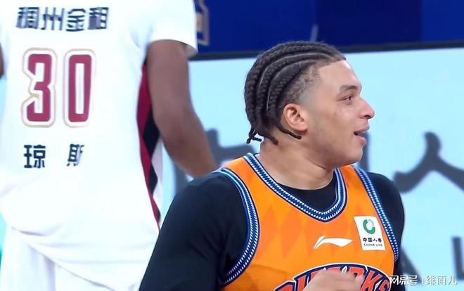 上海队要换外援?洛夫顿惨遭点名批评,或被广东山西等多队看中!