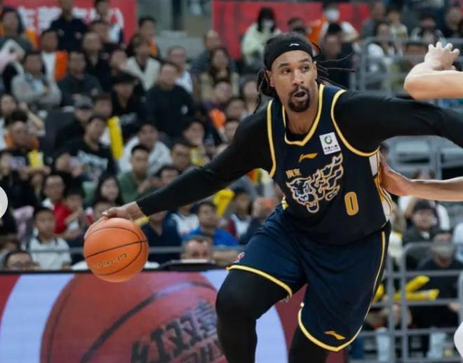 全能战士！广东大将轰21+12 15罚13中让对手绝望