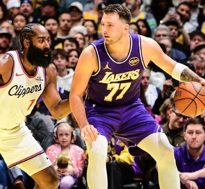 致敬科比詹姆斯!东契奇40+准三双,率领湖人135比118击败快船