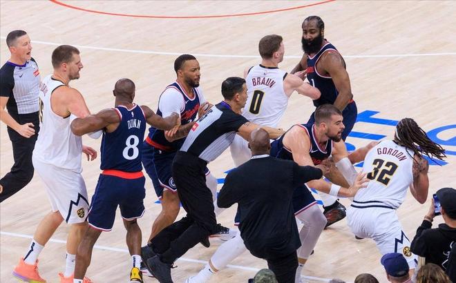 逃离困境!美媒建议哈登回归火箭,七换一大交易,快船及时止损!