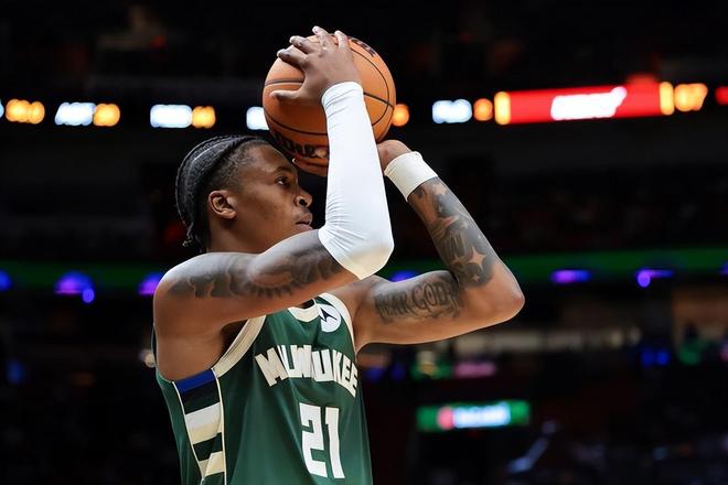 火箭一签一裁！雄鹿旧将加盟休城 28岁哈里斯将被放弃腾出名额...