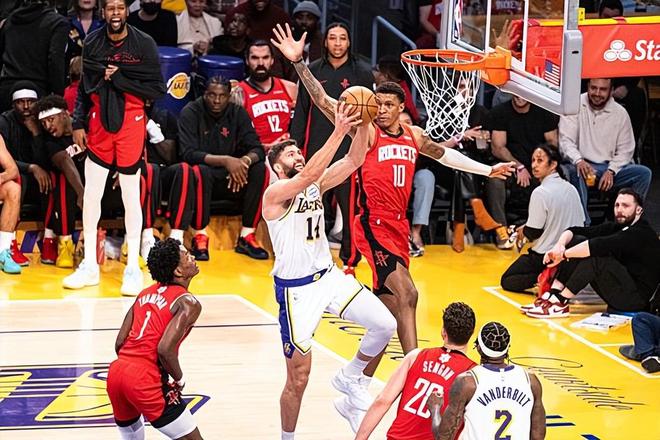 场均进不了一个球的三分投手！他竟然还能进入湖人的轮换阵容？