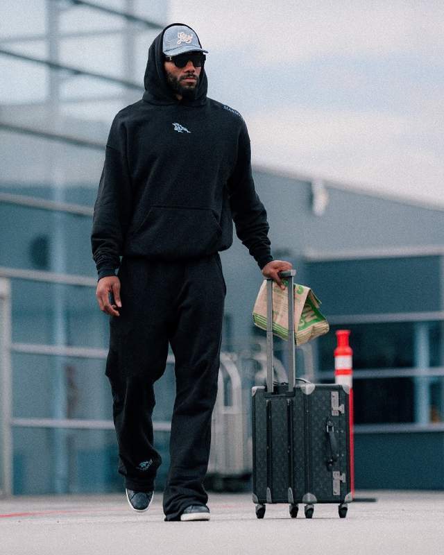 快船开启7连客！小卡随队出征，哈登一脸严肃，泰伦卢仍自信...