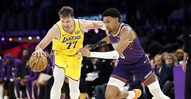 东契奇：我们尝试更多地分享球权但失误太多了 尤其是我...