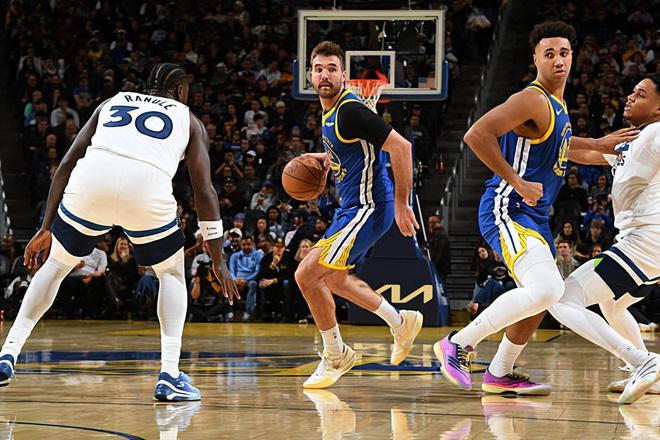 更适合去第二阵容,勇士对于这位后场球员的使用存在不小的问题?